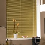 کرکره فلزی طلایی